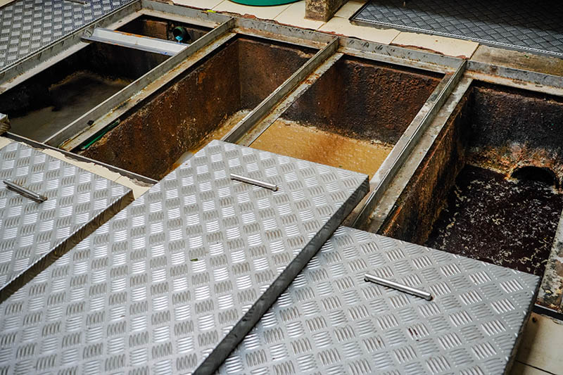 Sludge Dewatering & De-Oiling Solutions for Grease Trap Waste Sludge Dewatering & De-Oiling Solutions for Grease Trap Waste